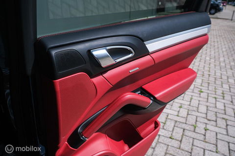 Porsche Cayenne 3.0 S E-Hybrid | Panorama | Trekhaak | Adaptive | Bicolor leder | LED | Memory | Stoelkoeling | NAP NL auto | Dealer onderhouden