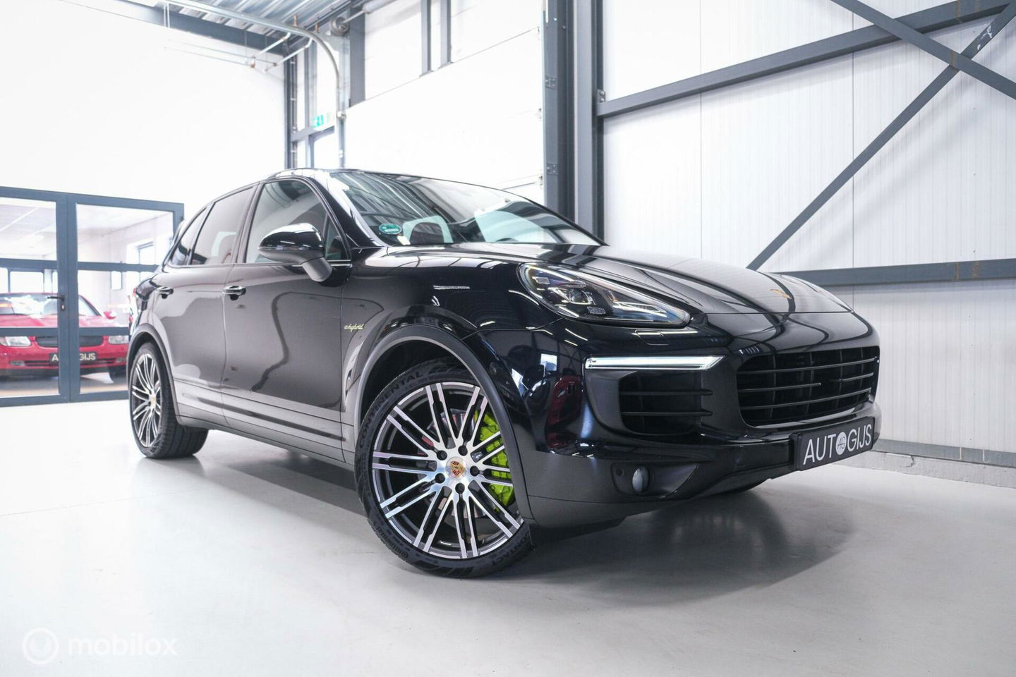 Porsche Cayenne 3.0 S E-Hybrid | Panorama | Trekhaak | Adaptive | Bicolor leder | LED | Memory | Stoelkoeling | NAP NL auto | Dealer onderhouden