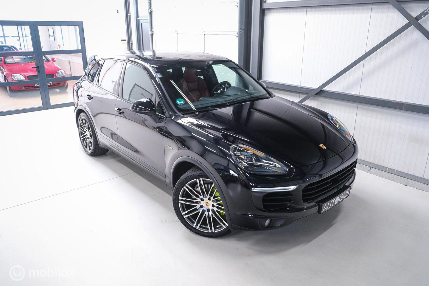 Porsche Cayenne 3.0 S E-Hybrid | Panorama | Trekhaak | Adaptive | Bicolor leder | LED | Memory | Stoelkoeling | NAP NL auto | Dealer onderhouden
