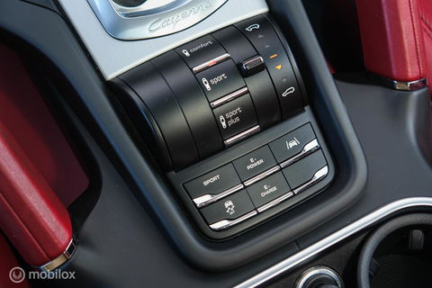 Porsche Cayenne 3.0 S E-Hybrid | Panorama | Trekhaak | Adaptive | Bicolor leder | LED | Memory | Stoelkoeling | NAP NL auto | Dealer onderhouden