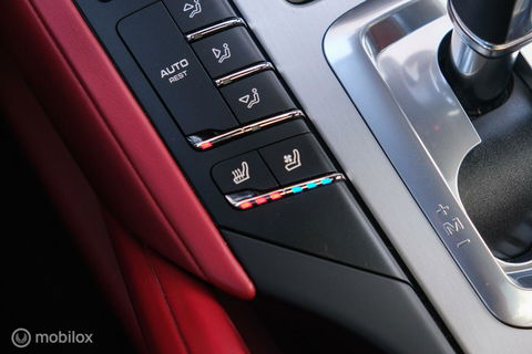 Porsche Cayenne 3.0 S E-Hybrid | Panorama | Trekhaak | Adaptive | Bicolor leder | LED | Memory | Stoelkoeling | NAP NL auto | Dealer onderhouden