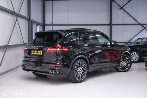Porsche Cayenne 3.0 S E-Hybrid | Panorama | Trekhaak | Adaptive | Bicolor leder | LED | Memory | Stoelkoeling | NAP NL auto | Dealer onderhouden