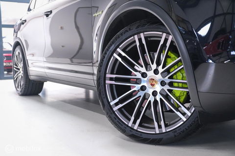 Porsche Cayenne 3.0 S E-Hybrid | Panorama | Trekhaak | Adaptive | Bicolor leder | LED | Memory | Stoelkoeling | NAP NL auto | Dealer onderhouden