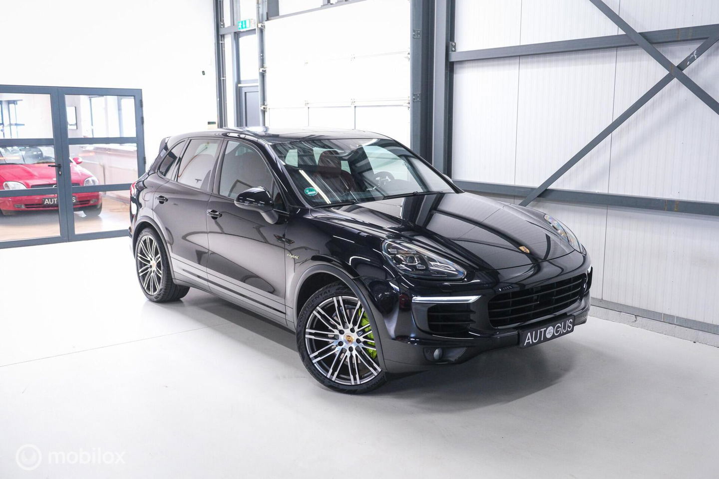 Porsche Cayenne 3.0 S E-Hybrid | Panorama | Trekhaak | Adaptive | Bicolor leder | LED | Memory | Stoelkoeling | NAP NL auto | Dealer onderhouden