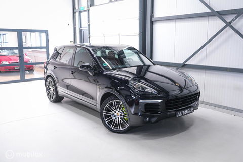 Porsche Cayenne 3.0 S E-Hybrid | Panorama | Trekhaak | Adaptive | Bicolor leder | LED | Memory | Stoelkoeling | NAP NL auto | Dealer onderhouden