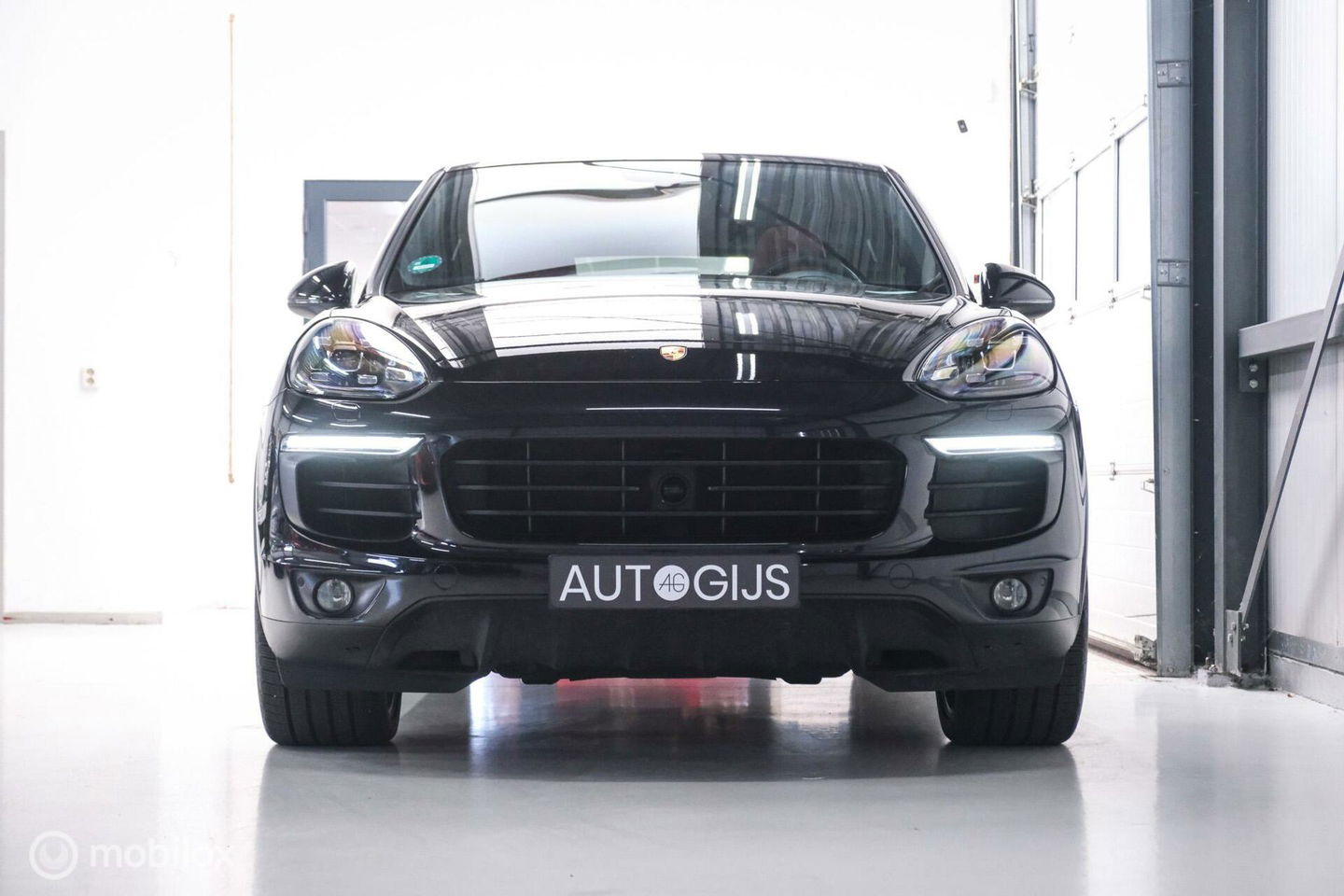 Porsche Cayenne 3.0 S E-Hybrid | Panorama | Trekhaak | Adaptive | Bicolor leder | LED | Memory | Stoelkoeling | NAP NL auto | Dealer onderhouden
