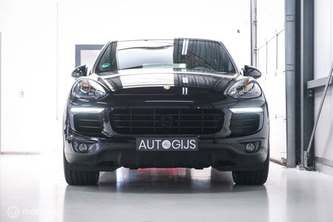 Porsche Cayenne 3.0 S E-Hybrid | Panorama | Trekhaak | Adaptive | Bicolor leder | LED | Memory | Stoelkoeling | NAP NL auto | Dealer onderhouden