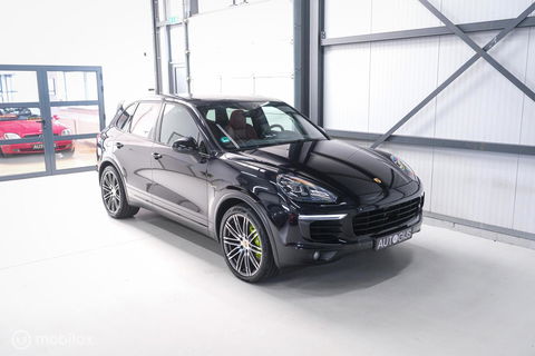 Porsche Cayenne 3.0 S E-Hybrid | Panorama | Trekhaak | Adaptive | Bicolor leder | LED | Memory | Stoelkoeling | NAP NL auto | Dealer onderhouden