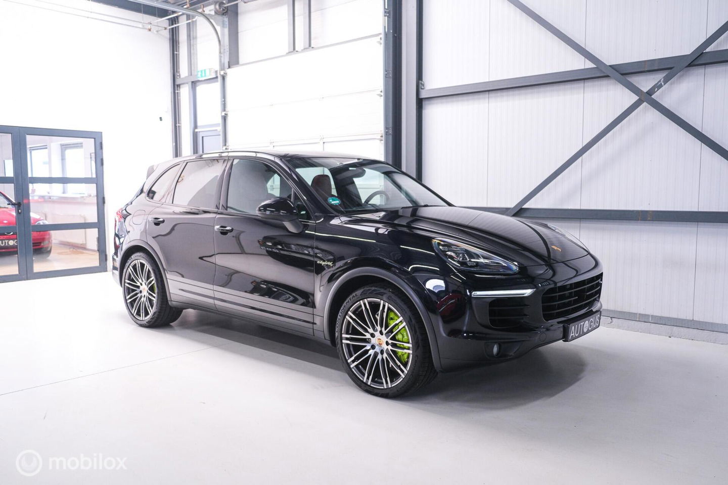 Porsche Cayenne 3.0 S E-Hybrid | Panorama | Trekhaak | Adaptive | Bicolor leder | LED | Memory | Stoelkoeling | NAP NL auto | Dealer onderhouden