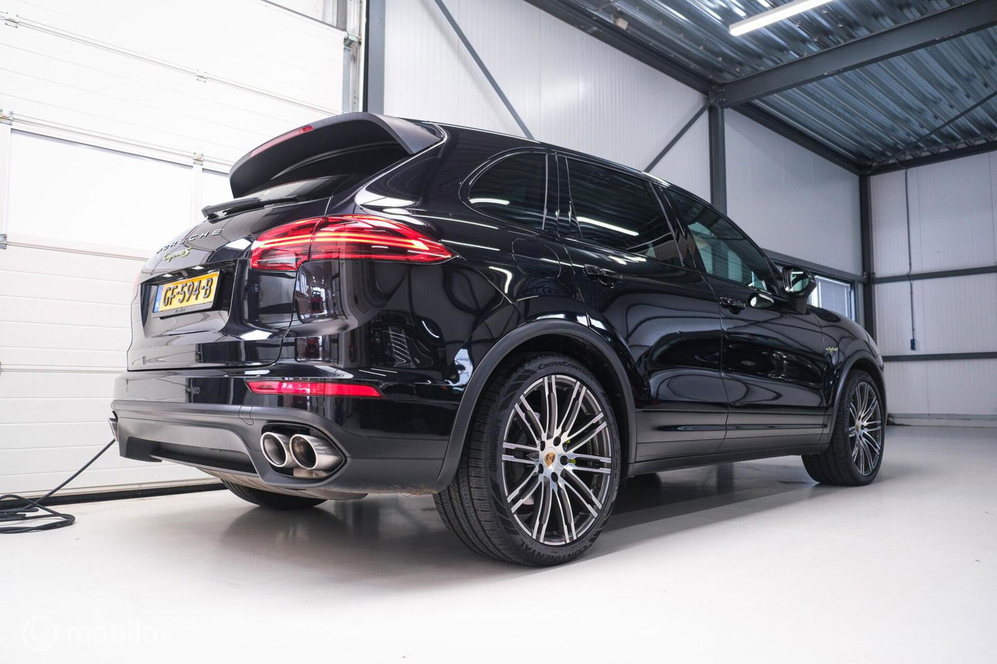Porsche Cayenne 3.0 S E-Hybrid | Panorama | Trekhaak | Adaptive | Bicolor leder | LED | Memory | Stoelkoeling | NAP NL auto | Dealer onderhouden