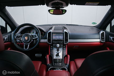 Porsche Cayenne 3.0 S E-Hybrid | Panorama | Trekhaak | Adaptive | Bicolor leder | LED | Memory | Stoelkoeling | NAP NL auto | Dealer onderhouden