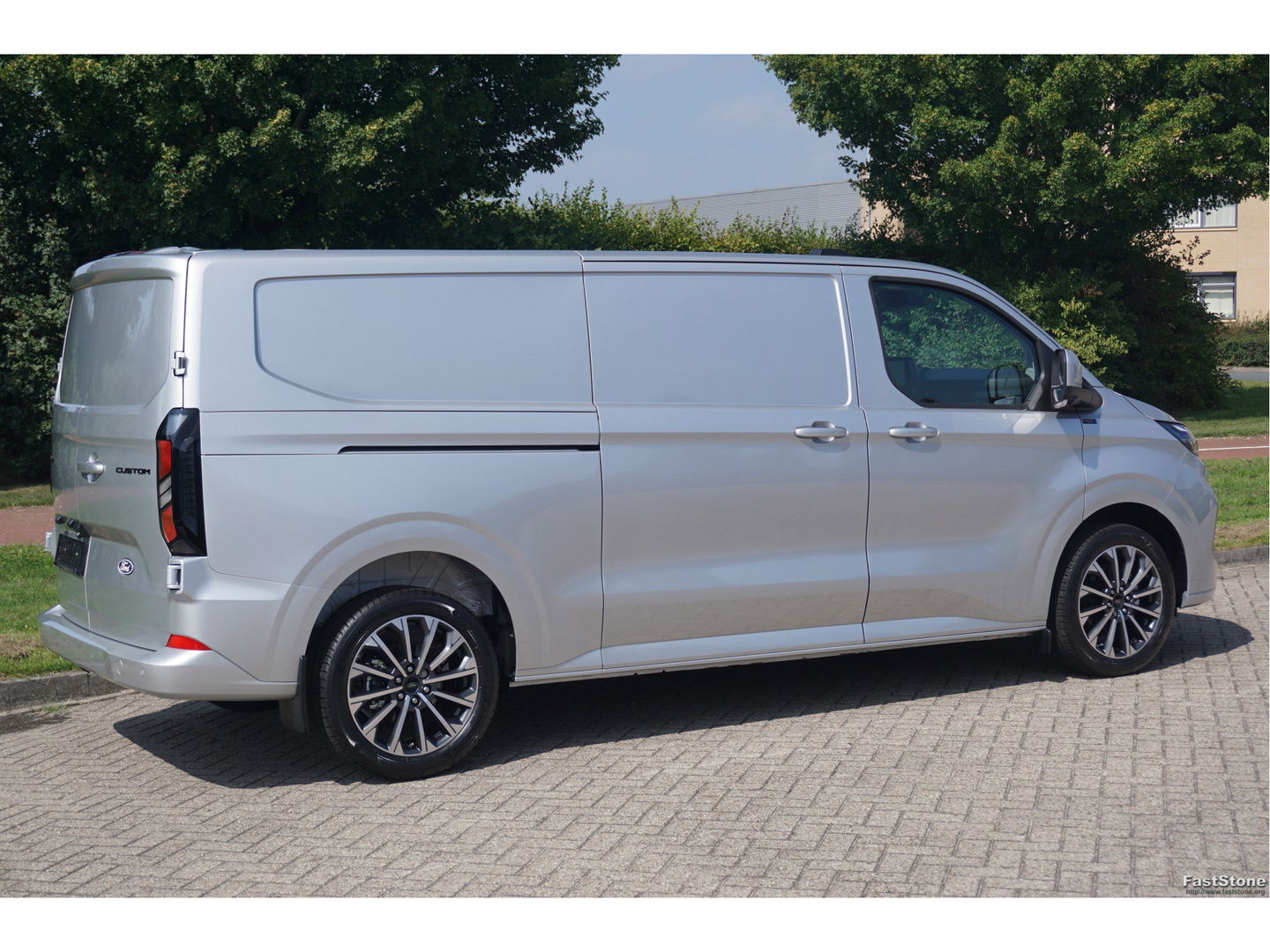 Ford Transit Custom 300L 170PK JWR Edition AUT BPM VRIJ!! Navi, ACC, Trekhaak, 360° Cam, 19" LM, 2x Schuifdeur!! NR. 112