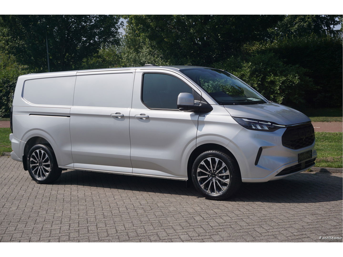 Ford Transit Custom 300L 170PK JWR Edition AUT BPM VRIJ!! Navi, ACC, Trekhaak, 360° Cam, 19" LM, 2x Schuifdeur!! NR. 112