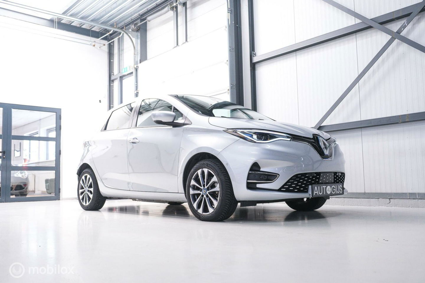 Renault ZOE R135 Intens 52 kWh | winterpack | nl auto | 1e eigenaar | rijklaar |