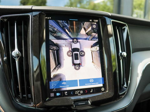 Volvo XC60 T8 Plug-in hybrid AWD Plus Dark 455PK | 20'' | 360 cam | Harman Kardon | Schuifdak
