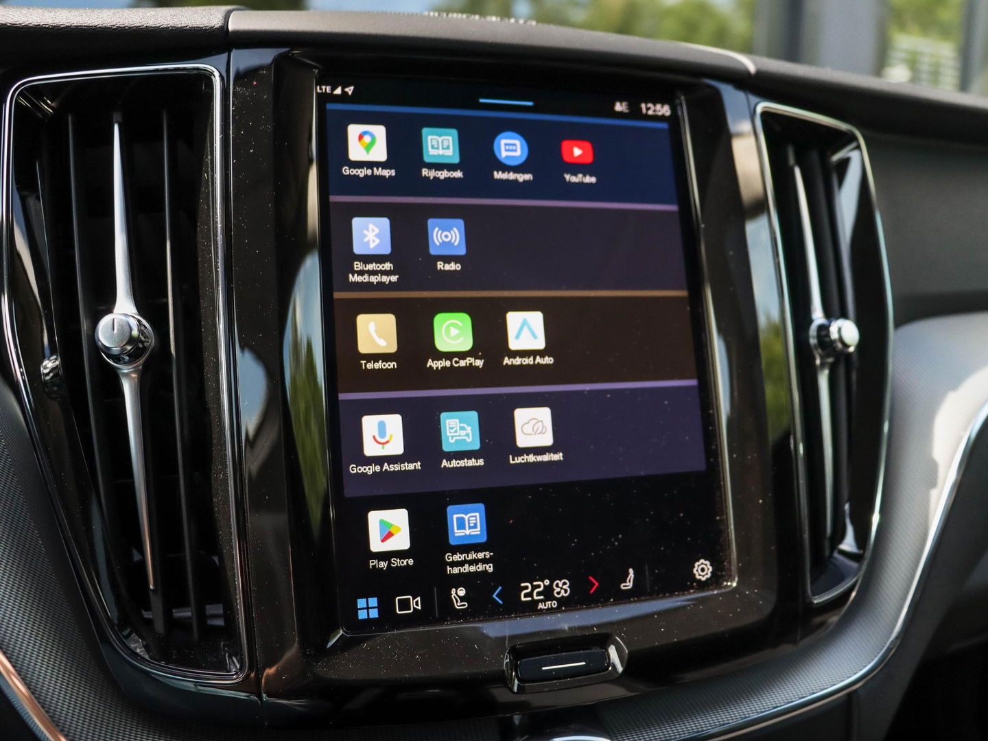 Volvo XC60 T8 Plug-in hybrid AWD Plus Dark 455PK | 20'' | 360 cam | Harman Kardon | Schuifdak