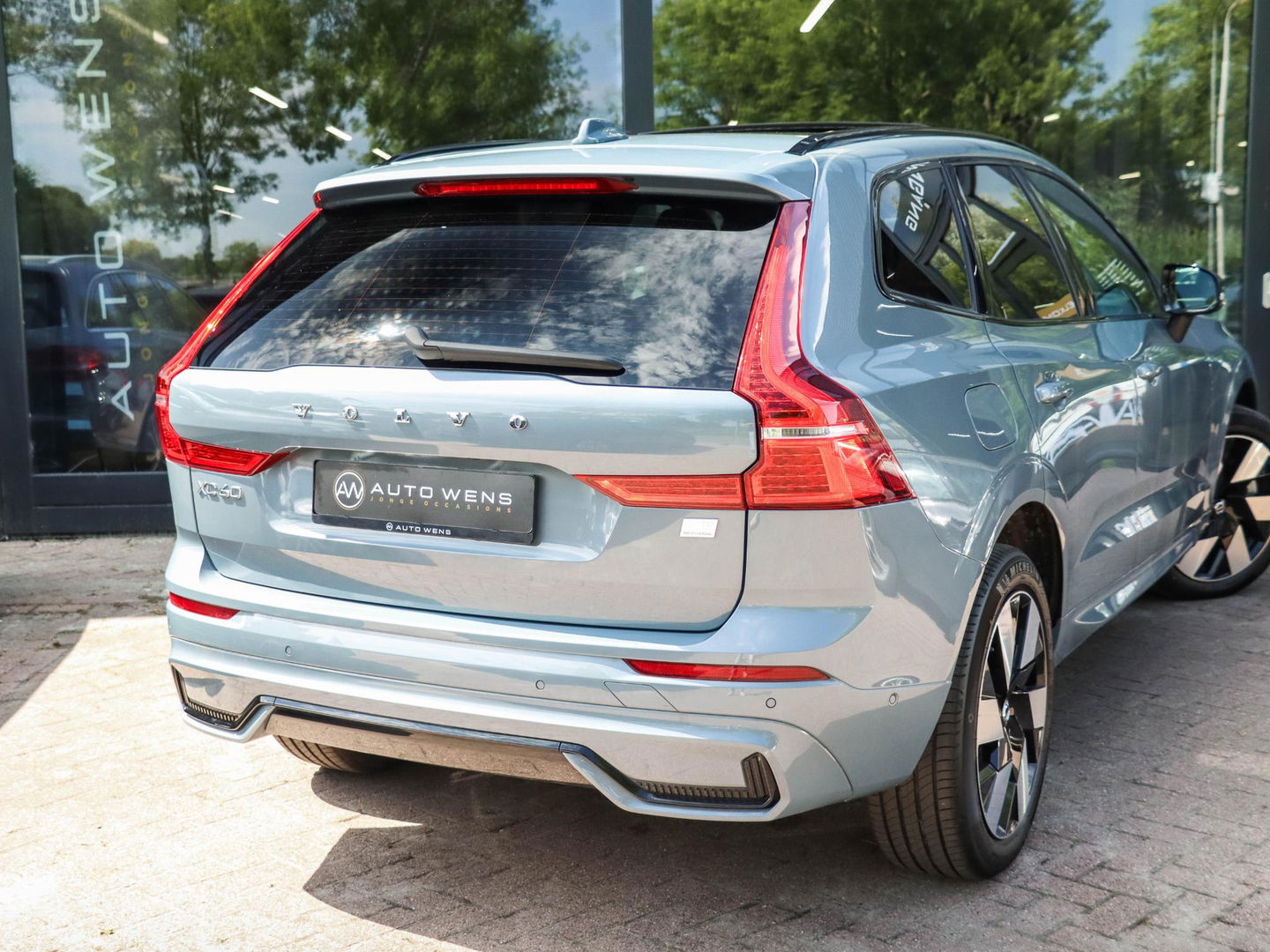 Volvo XC60 T8 Plug-in hybrid AWD Plus Dark 455PK | 20'' | 360 cam | Harman Kardon | Schuifdak