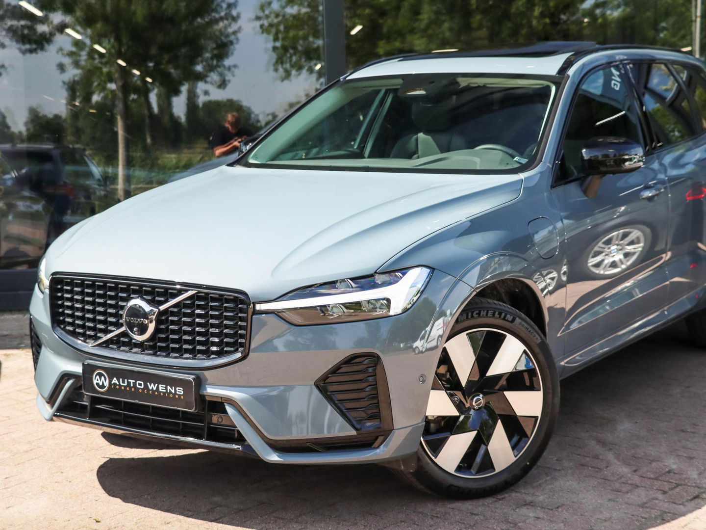 Volvo XC60 T8 Plug-in hybrid AWD Plus Dark 455PK | 20'' | 360 cam | Harman Kardon | Schuifdak