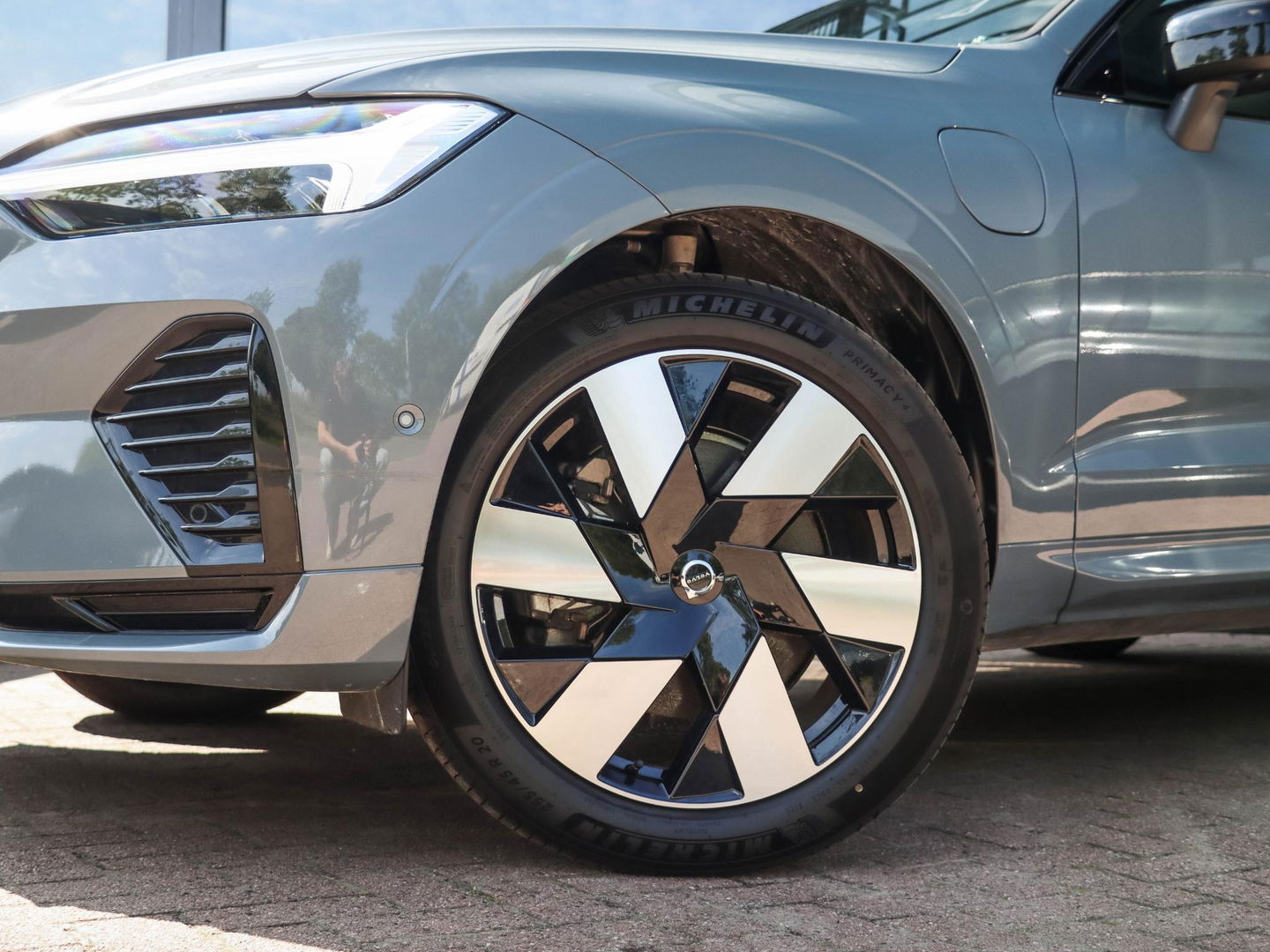 Volvo XC60 T8 Plug-in hybrid AWD Plus Dark 455PK | 20'' | 360 cam | Harman Kardon | Schuifdak