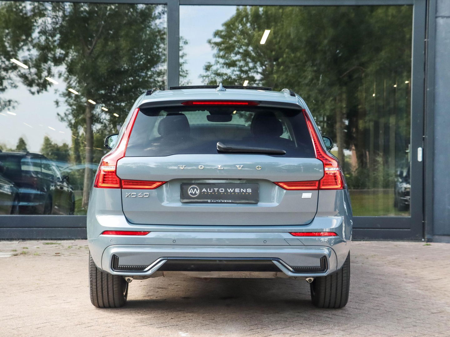 Volvo XC60 T8 Plug-in hybrid AWD Plus Dark 455PK | 20'' | 360 cam | Harman Kardon | Schuifdak
