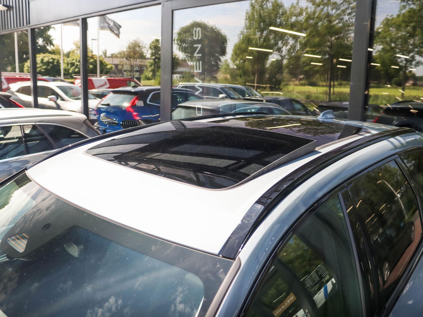 Volvo XC60 T8 Plug-in hybrid AWD Plus Dark 455PK | 20'' | 360 cam | Harman Kardon | Schuifdak