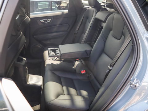 Volvo XC60 T8 Plug-in hybrid AWD Plus Dark 455PK | 20'' | 360 cam | Harman Kardon | Schuifdak