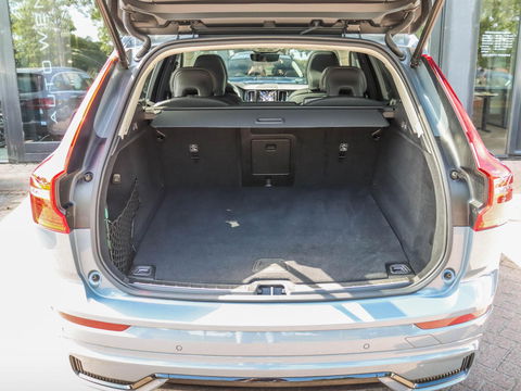 Volvo XC60 T8 Plug-in hybrid AWD Plus Dark 455PK | 20'' | 360 cam | Harman Kardon | Schuifdak