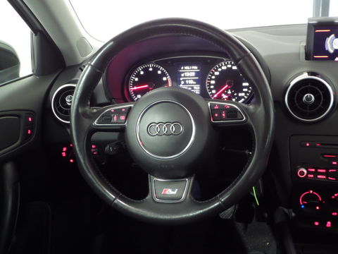 Audi A1 Sportback 1.2 TFSI Admired S-Line "Origineel NL!" Panoramadak Navigatie Bluetooth 17"Velgen, van 2e eigenaar in nieuwstaat