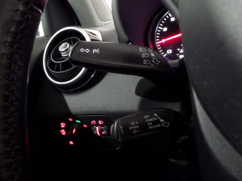 Audi A1 Sportback 1.2 TFSI Admired S-Line "Origineel NL!" Panoramadak Navigatie Bluetooth 17"Velgen, van 2e eigenaar in nieuwstaat