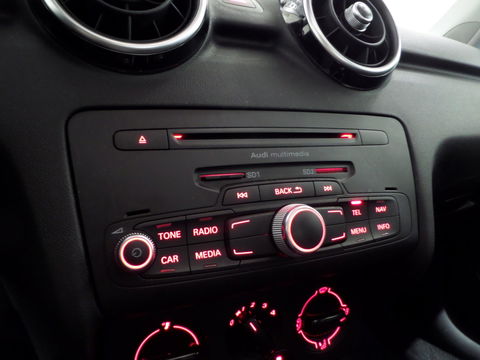 Audi A1 Sportback 1.2 TFSI Admired S-Line "Origineel NL!" Panoramadak Navigatie Bluetooth 17"Velgen, van 2e eigenaar in nieuwstaat