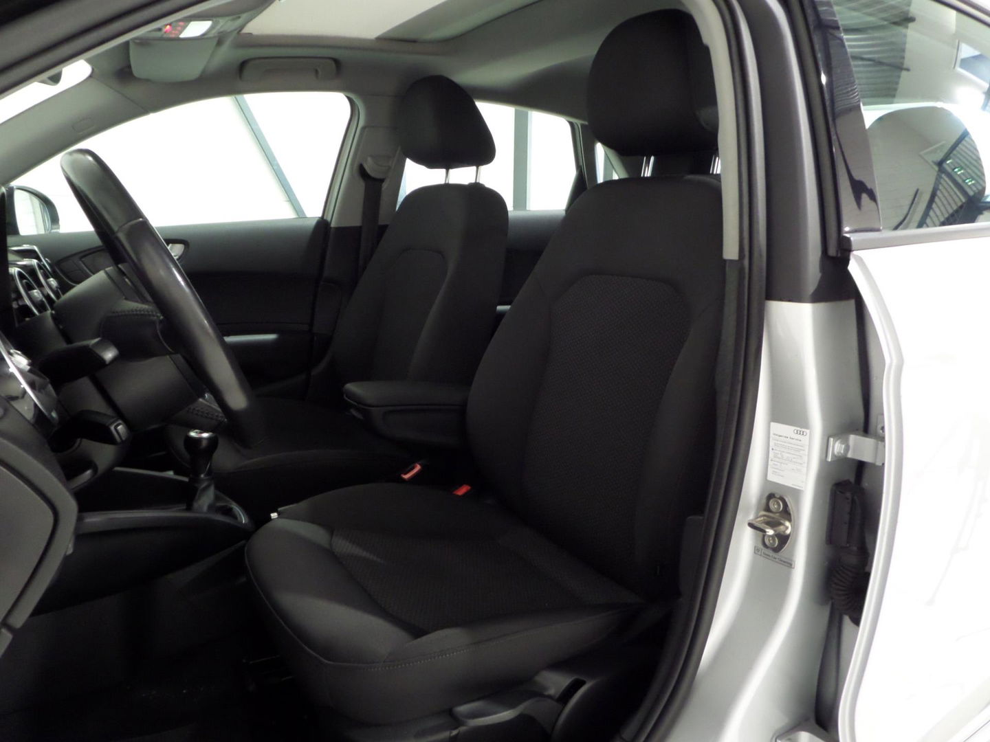 Audi A1 Sportback 1.2 TFSI Admired S-Line "Origineel NL!" Panoramadak Navigatie Bluetooth 17"Velgen, van 2e eigenaar in nieuwstaat