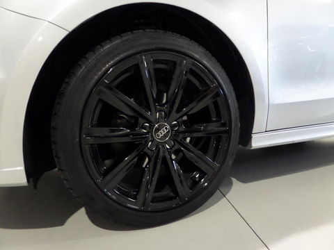 Audi A1 Sportback 1.2 TFSI Admired S-Line "Origineel NL!" Panoramadak Navigatie Bluetooth 17"Velgen, van 2e eigenaar in nieuwstaat