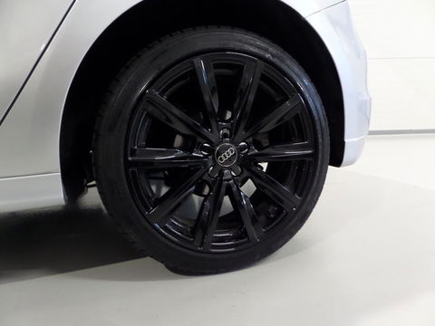 Audi A1 Sportback 1.2 TFSI Admired S-Line "Origineel NL!" Panoramadak Navigatie Bluetooth 17"Velgen, van 2e eigenaar in nieuwstaat