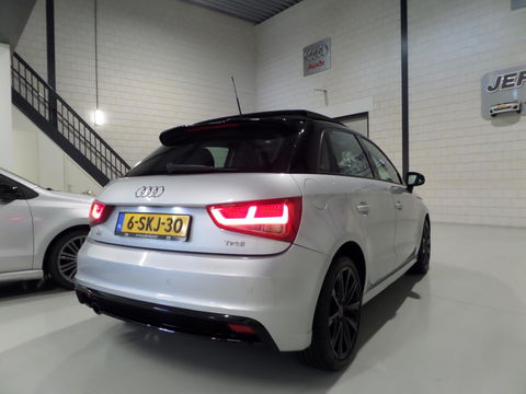 Audi A1 Sportback 1.2 TFSI Admired S-Line "Origineel NL!" Panoramadak Navigatie Bluetooth 17"Velgen, van 2e eigenaar in nieuwstaat