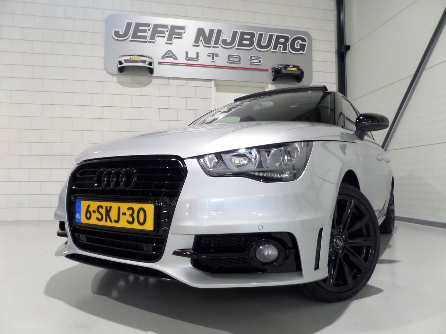 Audi A1 Sportback 1.2 TFSI Admired S-Line "Origineel NL!" Panoramadak Navigatie Bluetooth 17"Velgen, van 2e eigenaar in nieuwstaat