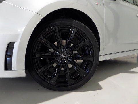 Audi A1 Sportback 1.2 TFSI Admired S-Line "Origineel NL!" Panoramadak Navigatie Bluetooth 17"Velgen, van 2e eigenaar in nieuwstaat