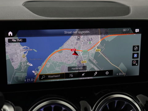 Mercedes-Benz GLB 200 Business Solution AMG 7-persoons | Stoelverwarming | Leder/Alcantara | Side Assist | Navigatie | Full LED | Widescreen | Park Assist