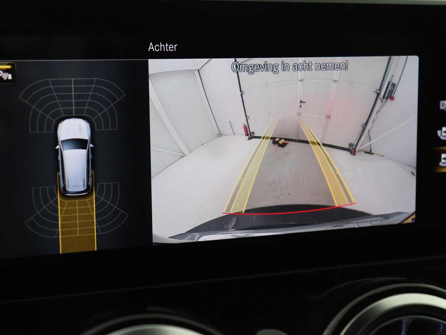 Mercedes-Benz GLB 200 Business Solution AMG 7-persoons | Stoelverwarming | Leder/Alcantara | Side Assist | Navigatie | Full LED | Widescreen | Park Assist