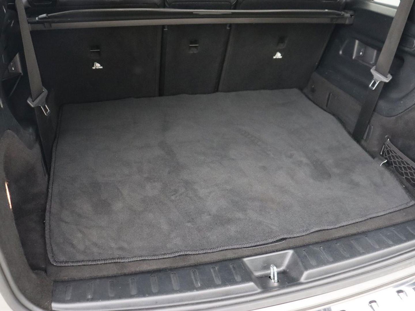Mercedes-Benz GLB 200 Business Solution AMG 7-persoons | Stoelverwarming | Leder/Alcantara | Side Assist | Navigatie | Full LED | Widescreen | Park Assist