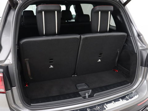 Mercedes-Benz GLB 200 Business Solution AMG 7-persoons | Stoelverwarming | Leder/Alcantara | Side Assist | Navigatie | Full LED | Widescreen | Park Assist