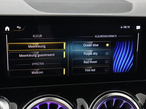 Mercedes-Benz GLB 200 Business Solution AMG 7-persoons | Stoelverwarming | Leder/Alcantara | Side Assist | Navigatie | Full LED | Widescreen | Park Assist