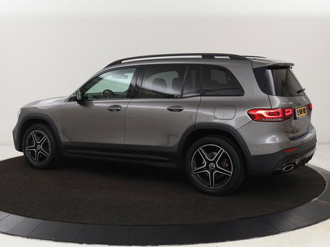 Mercedes-Benz GLB 200 Business Solution AMG 7-persoons | Stoelverwarming | Leder/Alcantara | Side Assist | Navigatie | Full LED | Widescreen | Park Assist