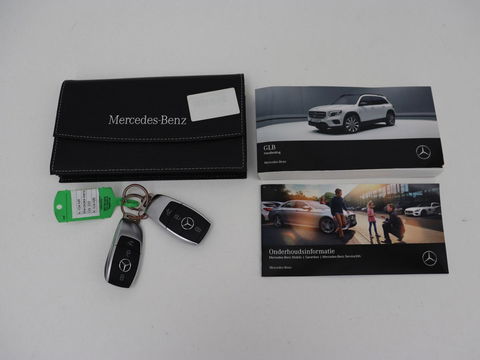Mercedes-Benz GLB 200 Business Solution AMG 7-persoons | Stoelverwarming | Leder/Alcantara | Side Assist | Navigatie | Full LED | Widescreen | Park Assist