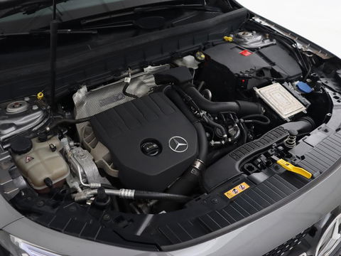 Mercedes-Benz GLB 200 Business Solution AMG 7-persoons | Stoelverwarming | Leder/Alcantara | Side Assist | Navigatie | Full LED | Widescreen | Park Assist