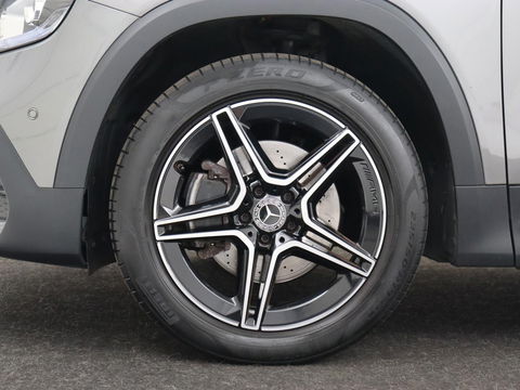 Mercedes-Benz GLB 200 Business Solution AMG 7-persoons | Stoelverwarming | Leder/Alcantara | Side Assist | Navigatie | Full LED | Widescreen | Park Assist