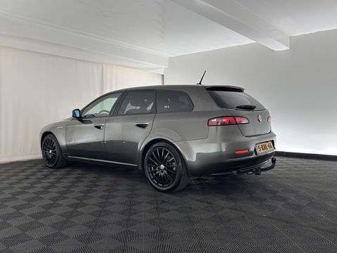 Alfa Romeo 159 Sportwagon 1.9 JTD Distinctive *LUXURY-LEATHER | XENON | SPORT-SEATS | ECC | CRUISE | PRIVACY-GLASS | TOWBAR | 17"ALU*