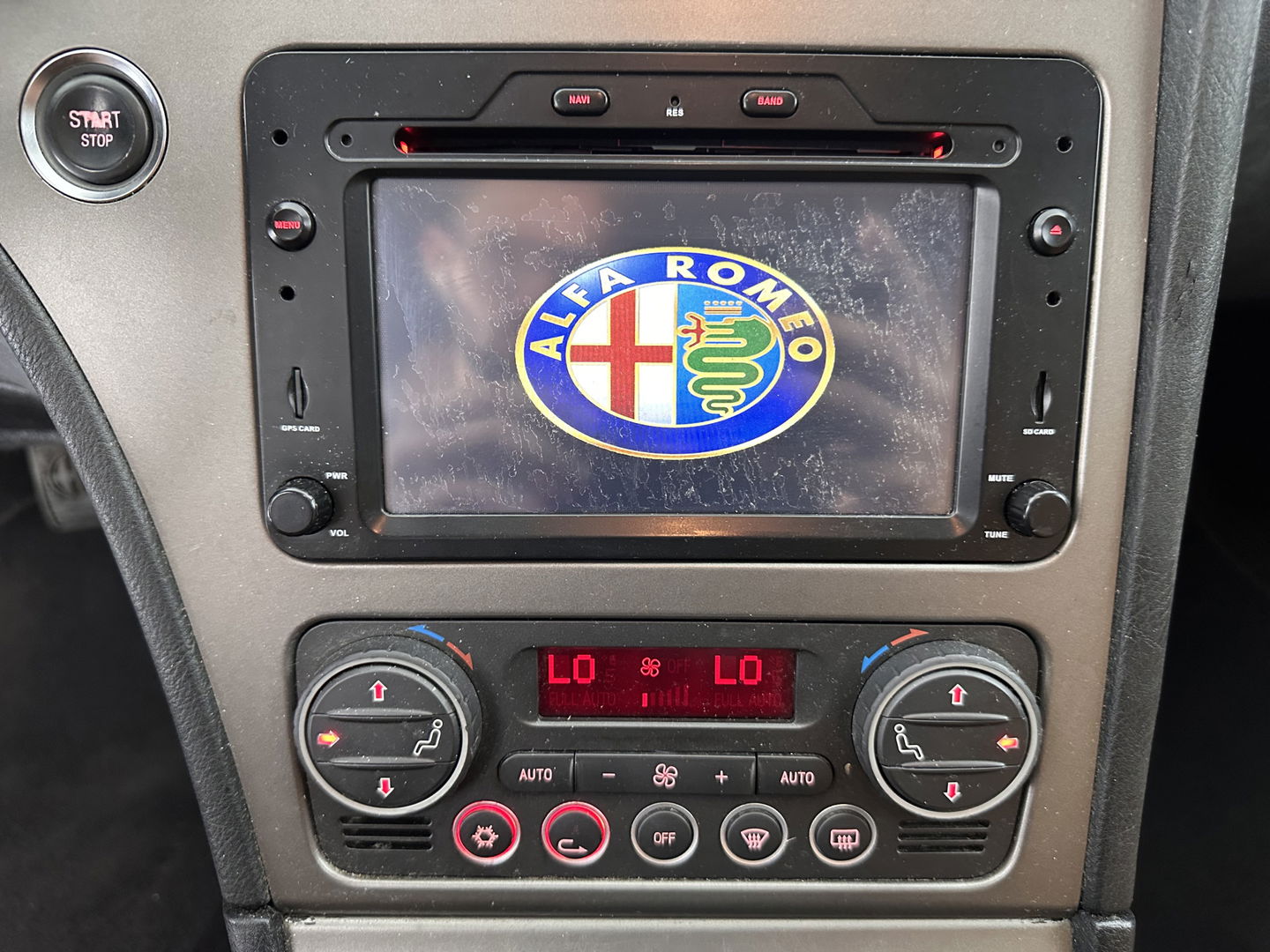 Alfa Romeo 159 Sportwagon 1.9 JTD Distinctive *LUXURY-LEATHER | XENON | SPORT-SEATS | ECC | CRUISE | PRIVACY-GLASS | TOWBAR | 17"ALU*