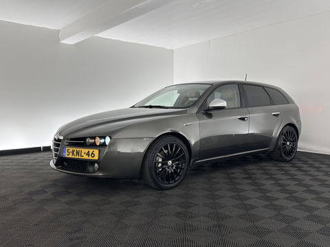 Alfa Romeo 159 Sportwagon 1.9 JTD Distinctive *LUXURY-LEATHER | XENON | SPORT-SEATS | ECC | CRUISE | PRIVACY-GLASS | TOWBAR | 17"ALU*