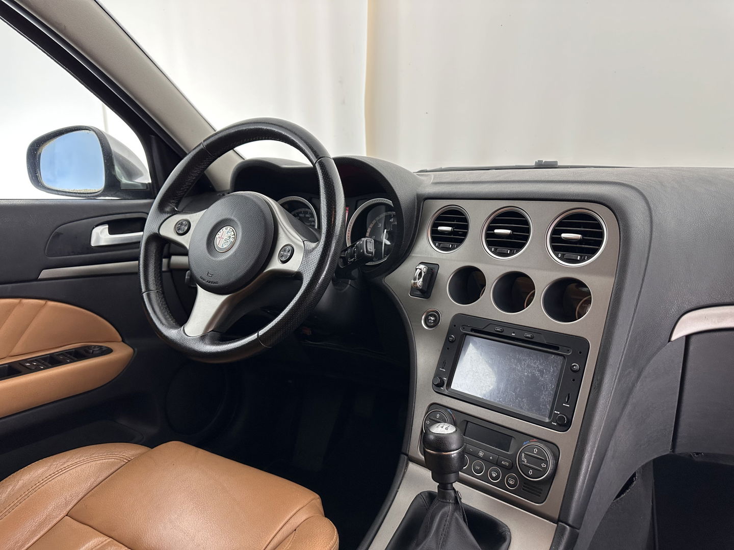 Alfa Romeo 159 Sportwagon 1.9 JTD Distinctive *LUXURY-LEATHER | XENON | SPORT-SEATS | ECC | CRUISE | PRIVACY-GLASS | TOWBAR | 17"ALU*