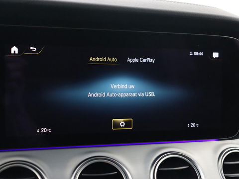 Mercedes-Benz E-Klasse 300e AMG | Trekhaak | Stoelverwarming | Camera | Carplay | Leder/Alcantara | Navigatie | Widescreen | Full LED | Sfeerverlichting | PHEV | Plug In